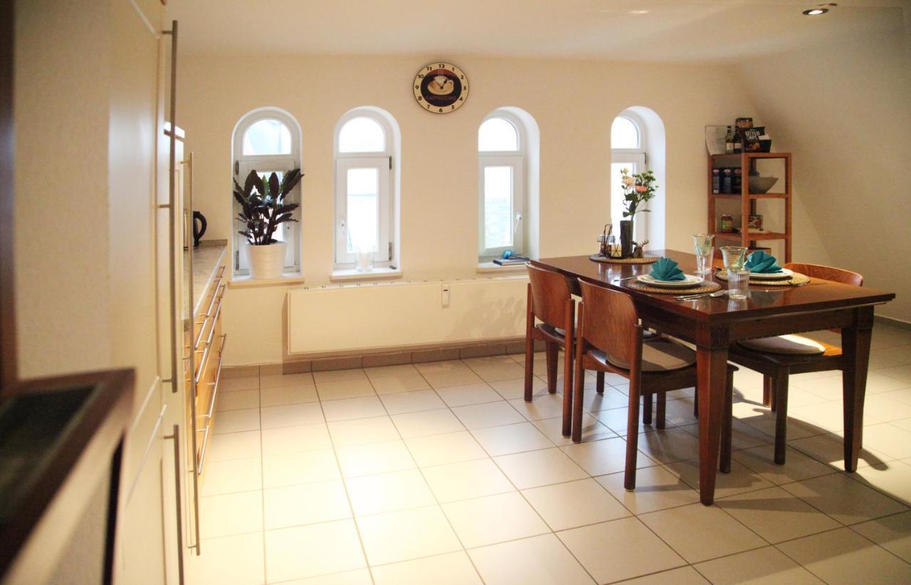 Wunderschoene Dachgeschoss - Maisonette Apartment *